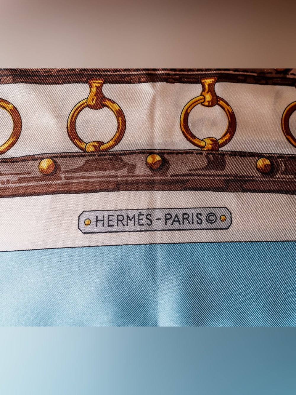 Hermès Aux Champs Silk Twill Scarf Carré 90 Pale Blue Floral Medallion Motif - Picture 3 of 5